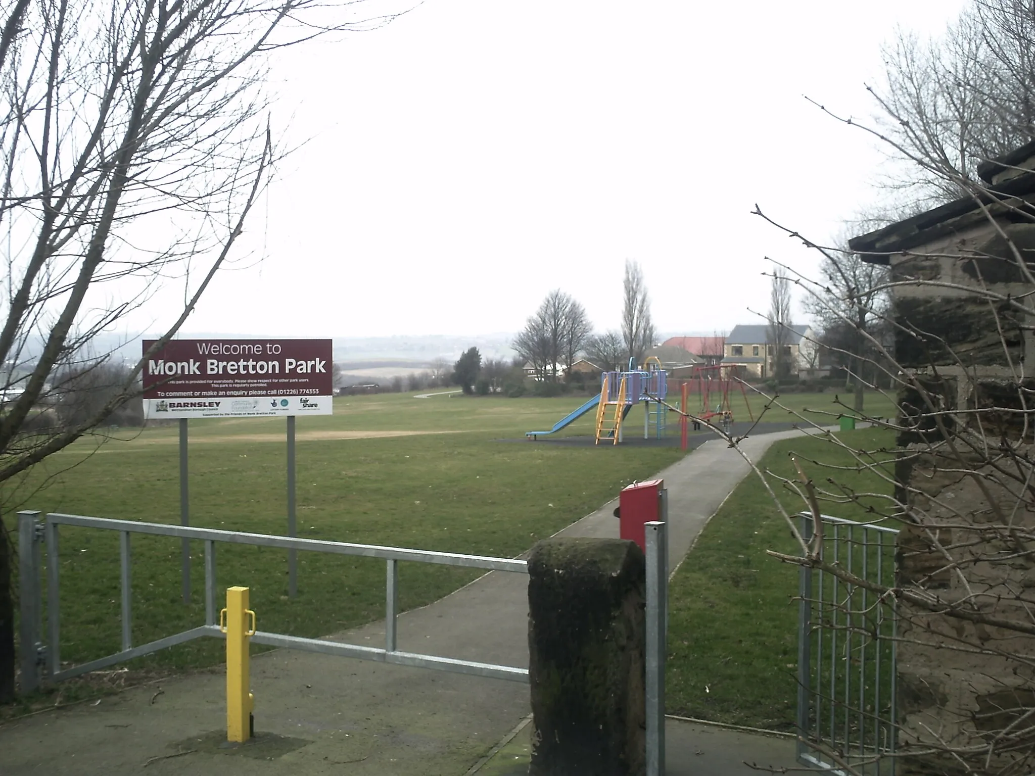 Photo showing: View of Monk Bretton's public park