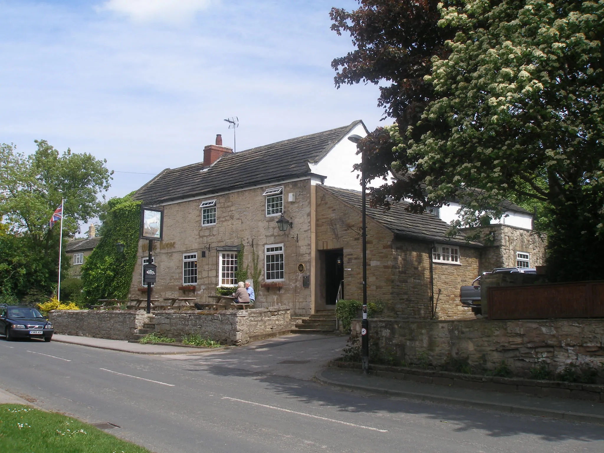 Photo showing: White Horse public house, Ledston