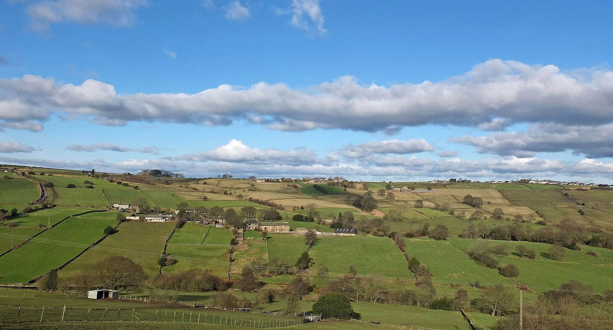 Photo showing: from Cliffe Lane, Thornton