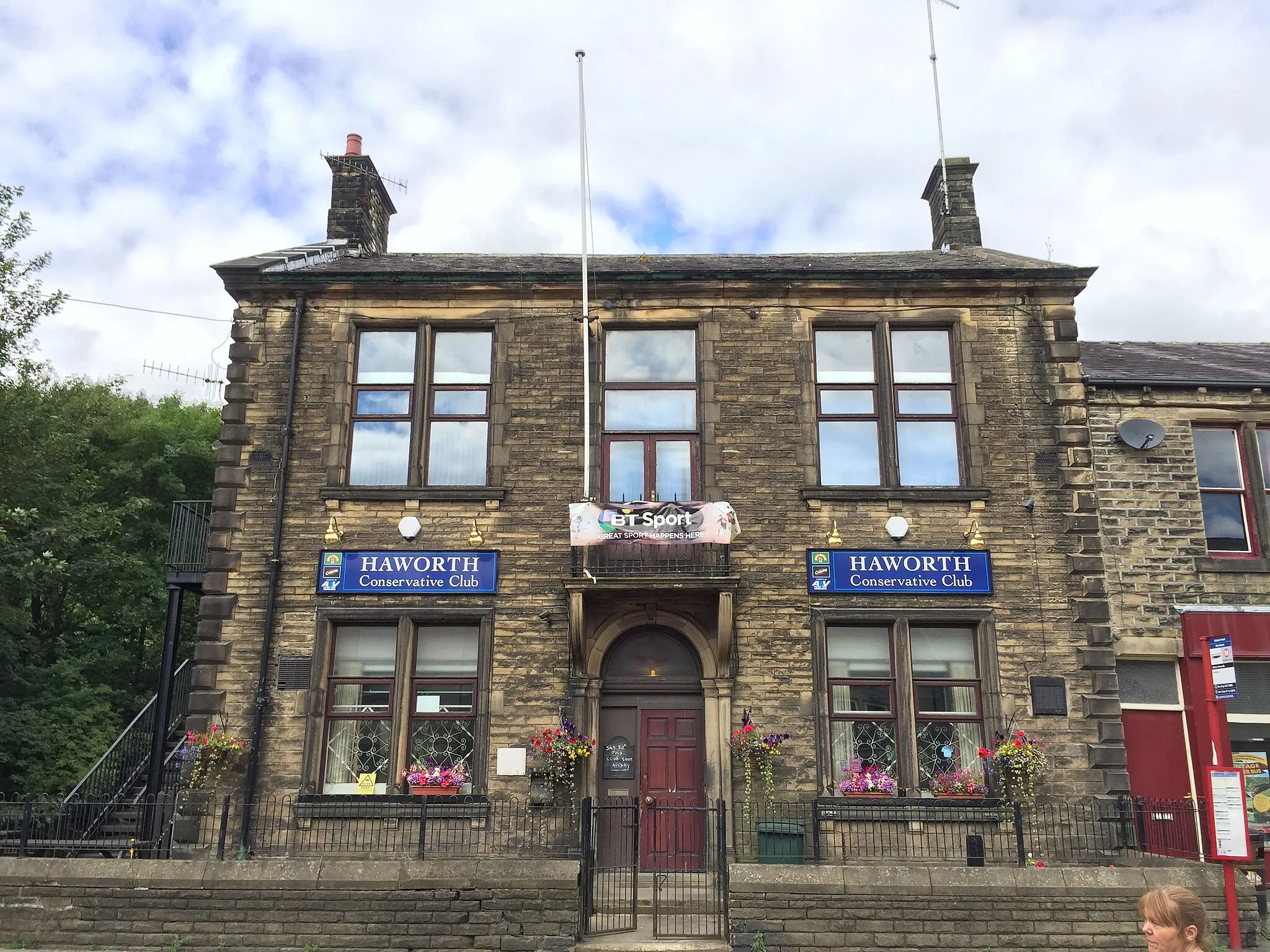 Photo showing: Haworth Conservative Club