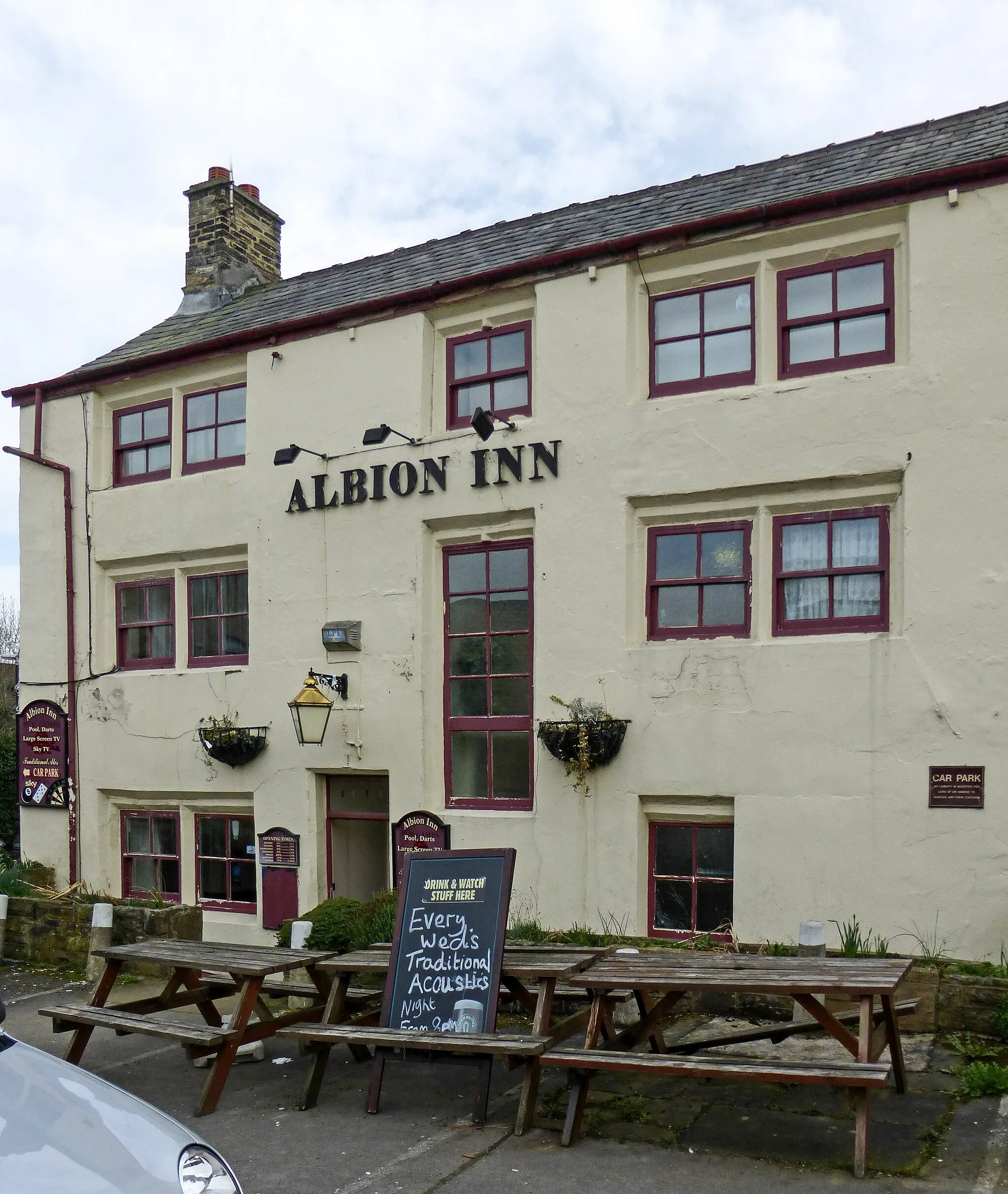 Photo showing: Albion Inn, Liversedge