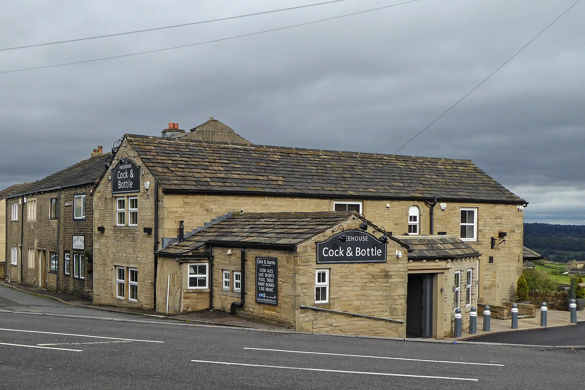 Photo showing: Cock and Bottle, Southowram