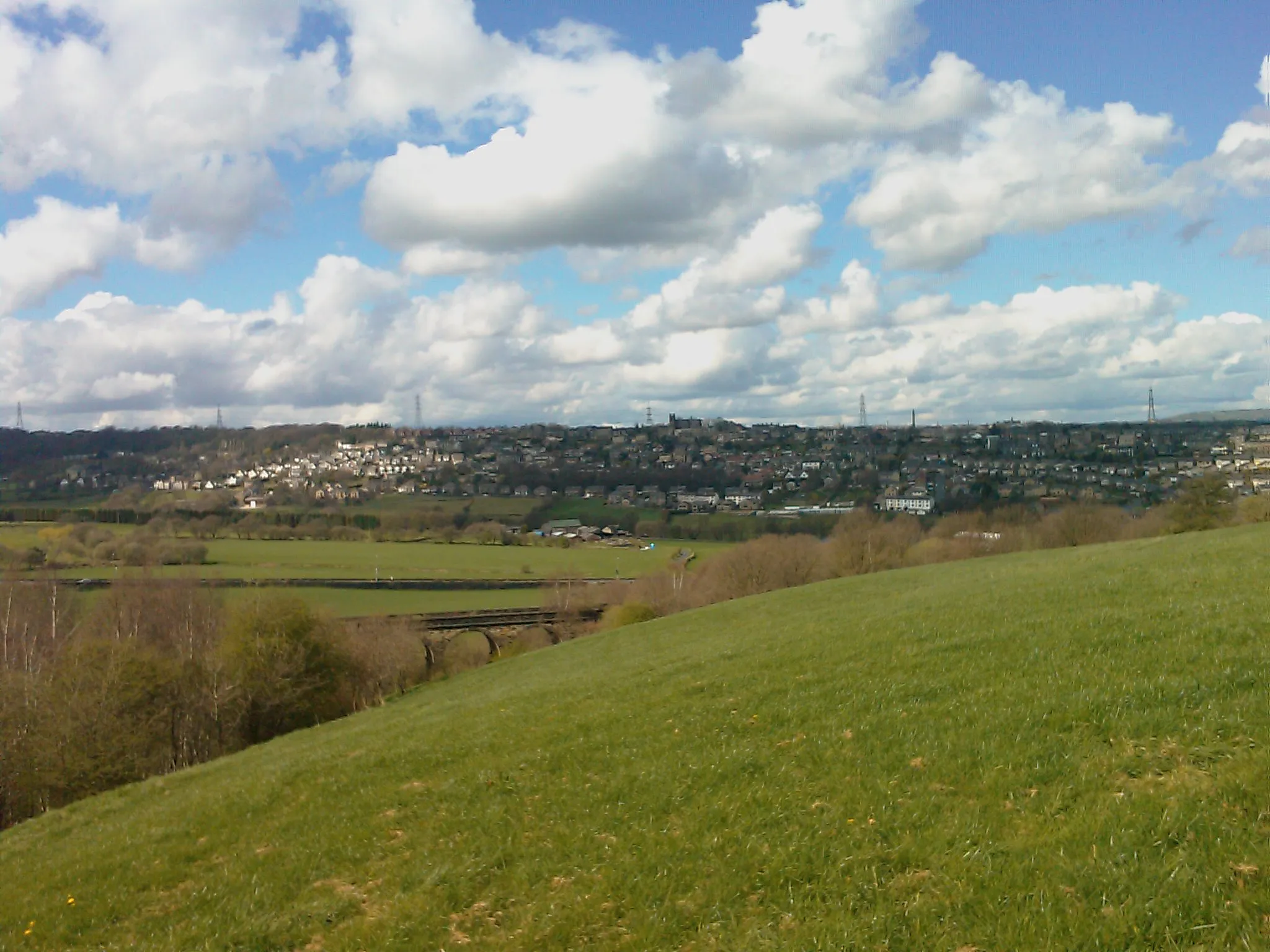 Photo showing: Greetland, photo taken from just above Stainland viaduct
