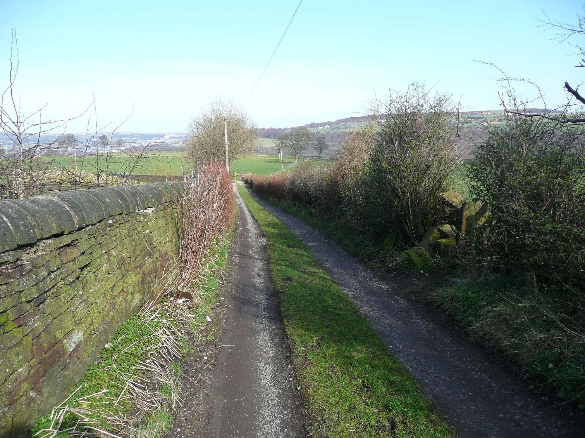 Photo showing: High Field Lane at Soyland Town