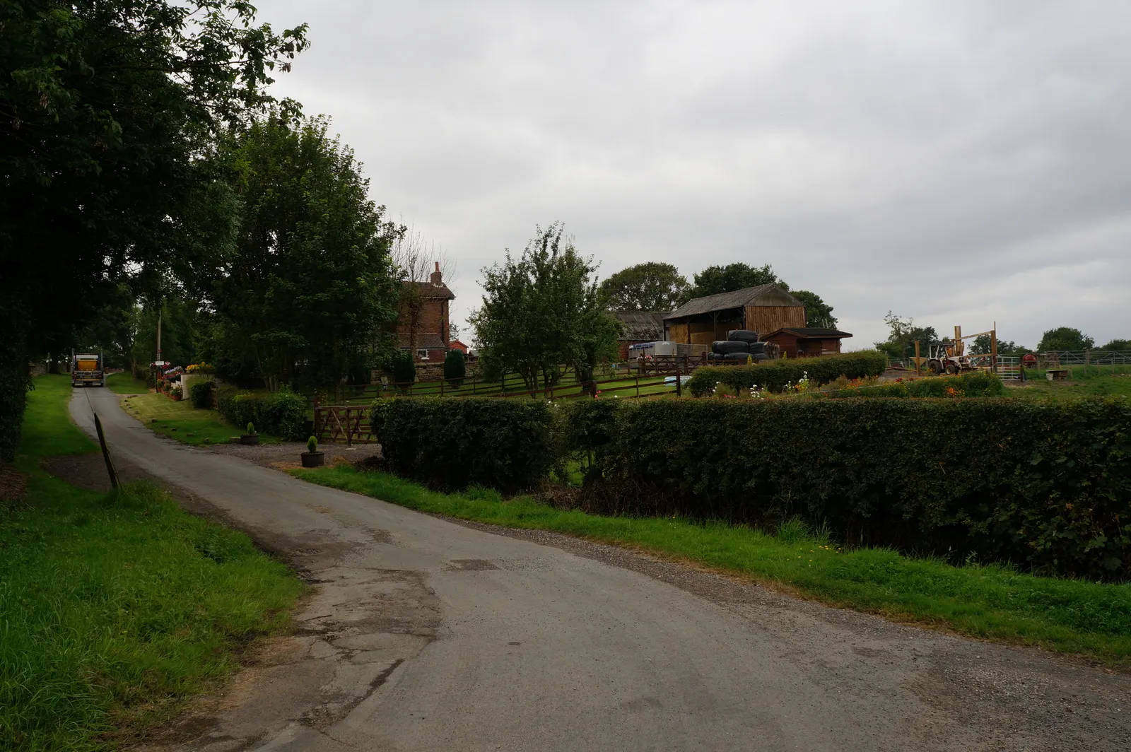 Photo showing: Brick Villa Farm, West Hardwick