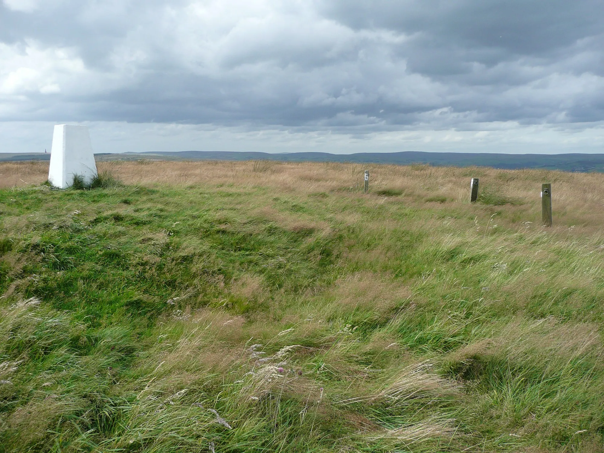 Photo showing: The summit of Crow Hill, Sowerby