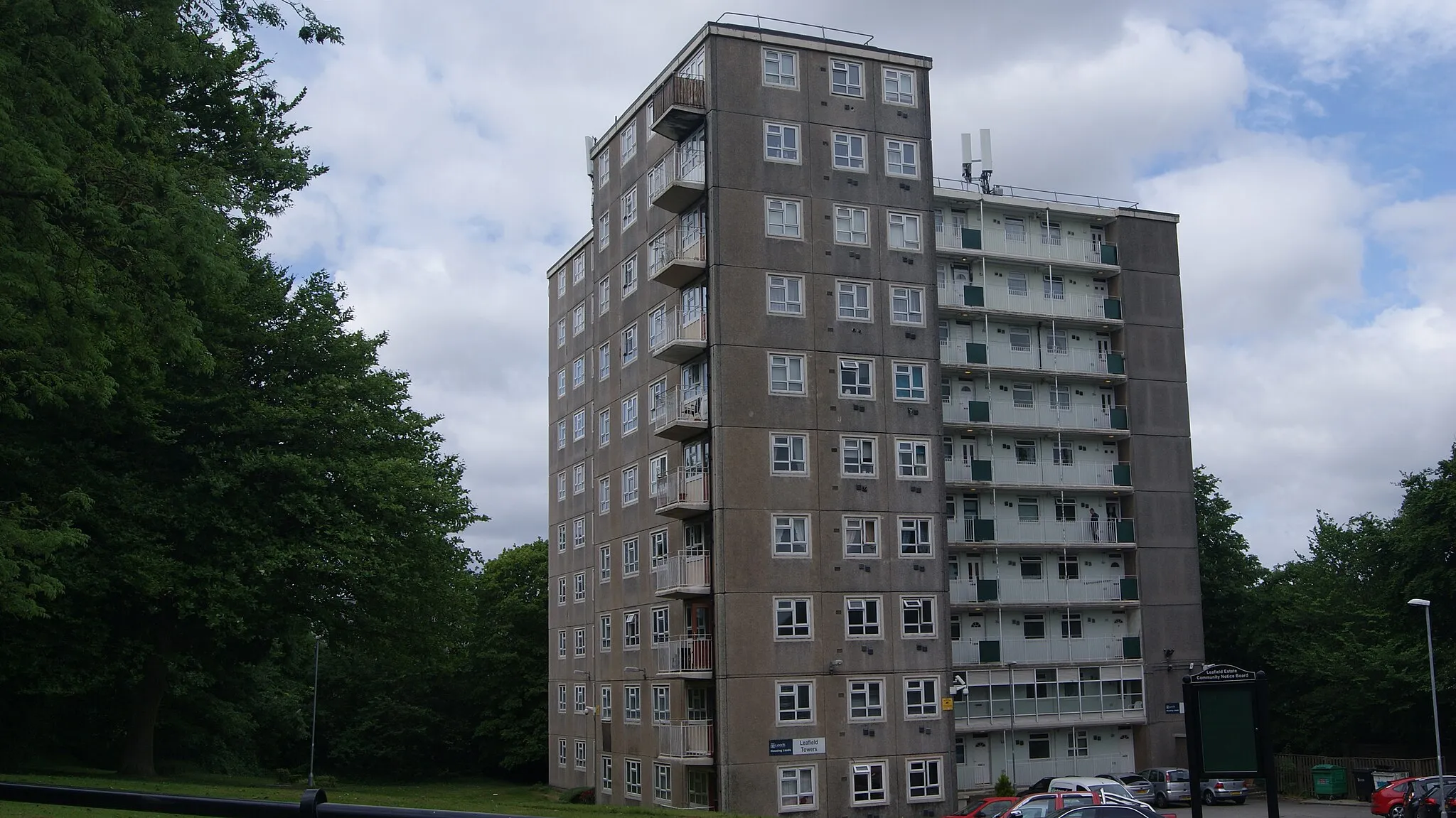 Photo showing: Leafield Towers, Moor Allerton, Leeds, West Yorkshire.  Taken around midday on Saturday the 23rd of May 2020.