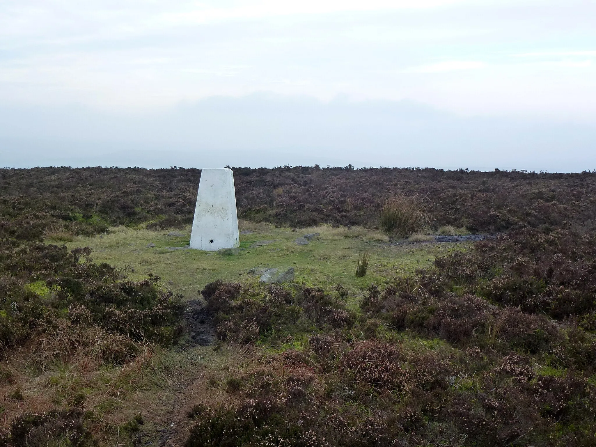 Photo showing: Approaching Keelam trig point (401m) from the southwest