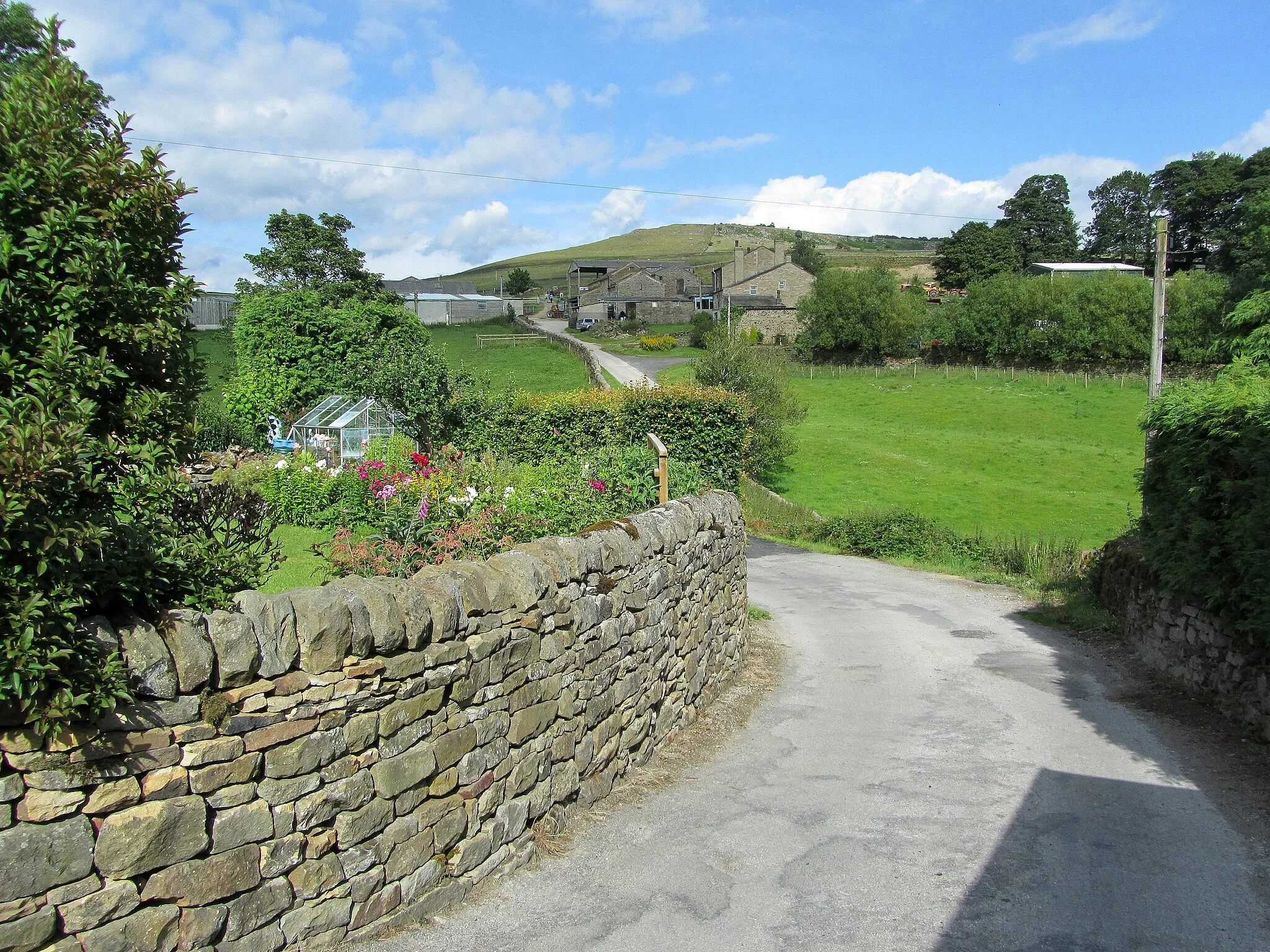 Photo showing: Entrance to High Swartha Farm