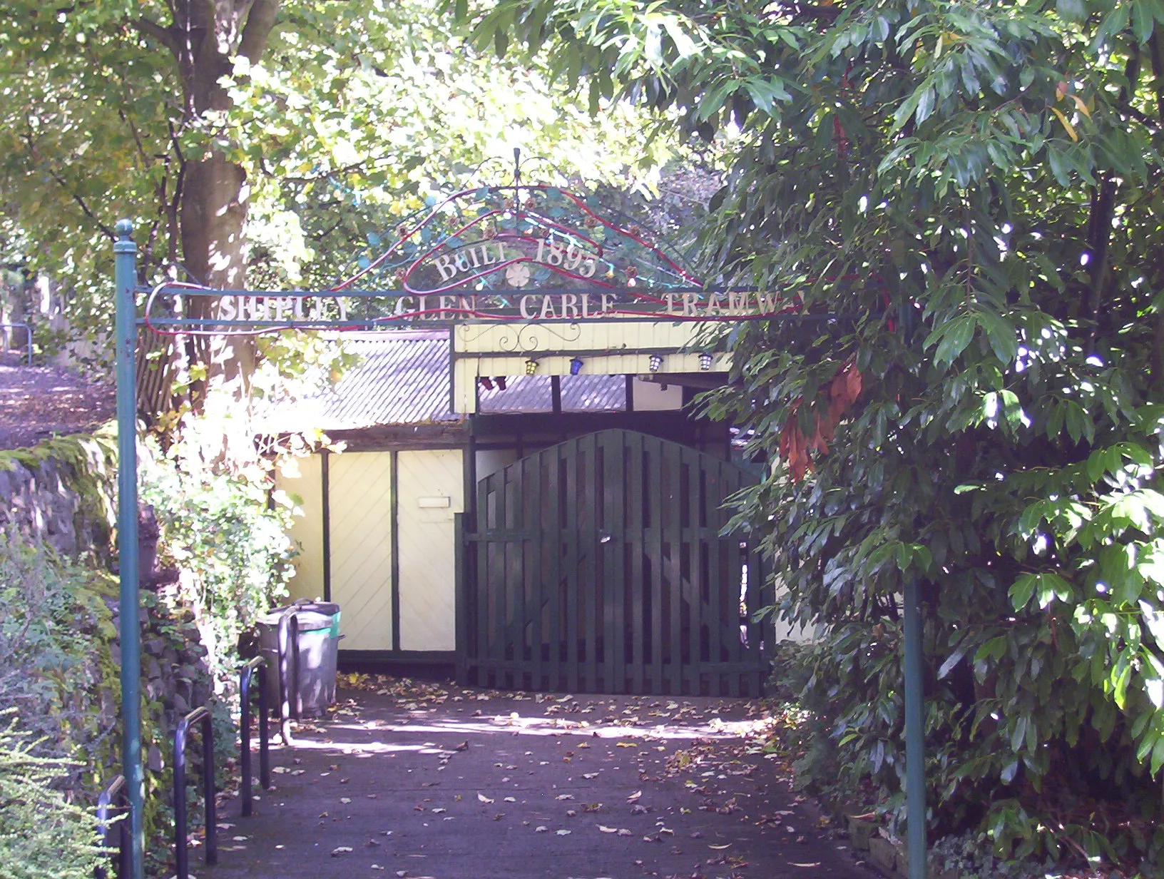 Photo showing: The top entrance to Shipley Glen Tramway in Bradford.