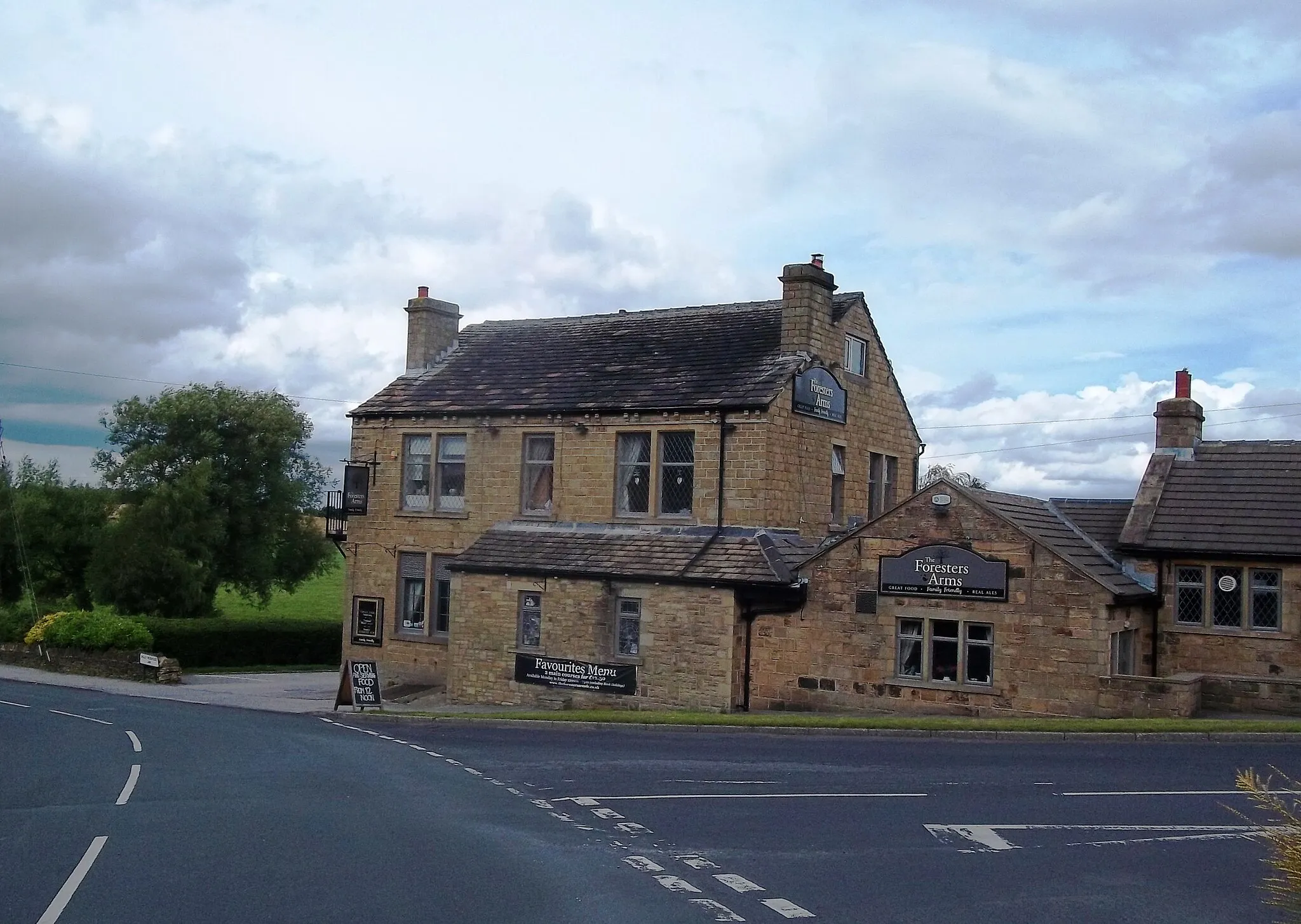 Photo showing: The Foresters Arms in Lower Cumberworth