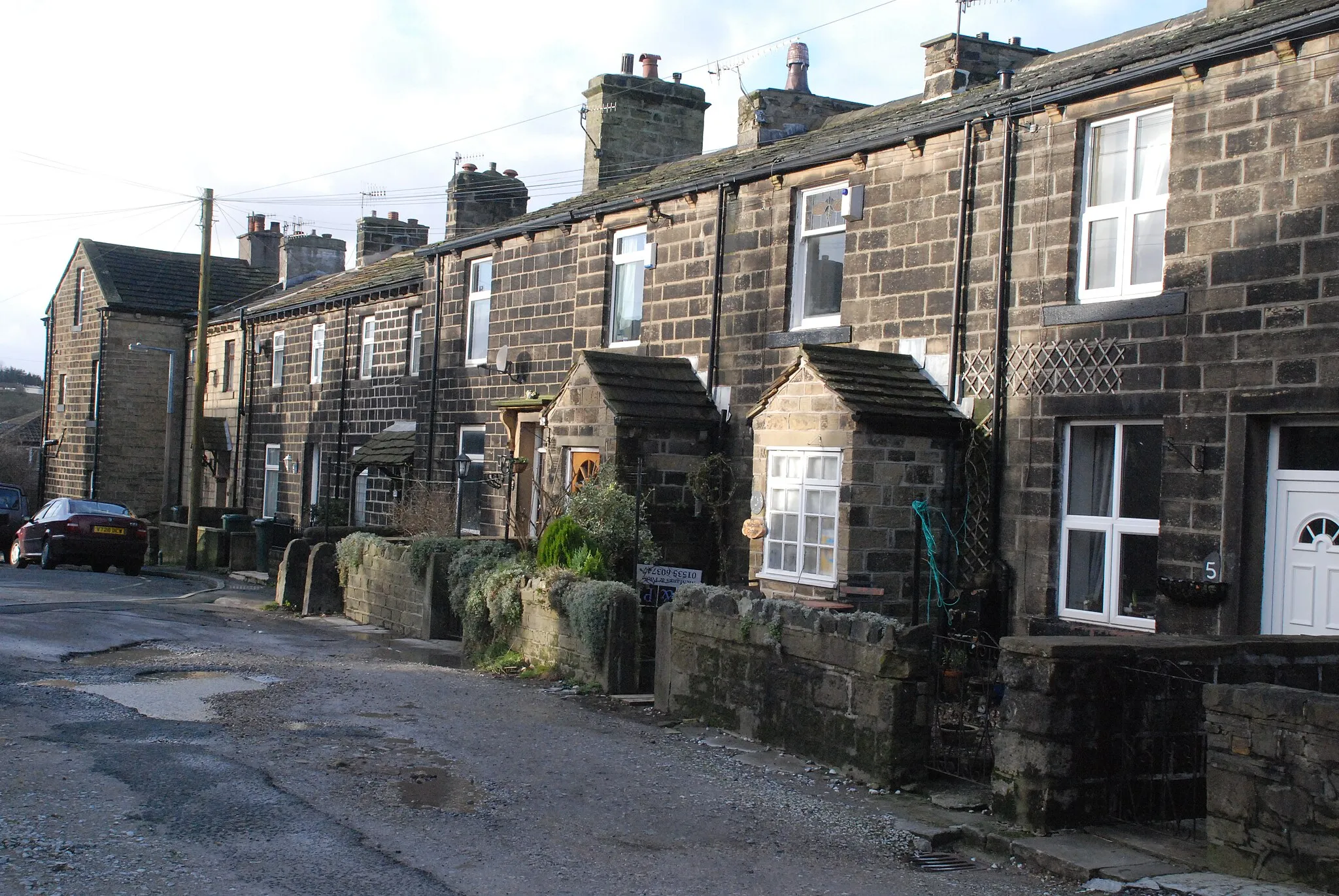 Photo showing: Barcroft. Cross Roads with Lees.