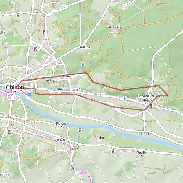 Miniature de la carte de l'inspiration cycliste "Chemin des châteaux autour de Chinon" dans la Centre — Val de Loire, France. Générée par le planificateur d'itinéraire cycliste Tarmacs.app