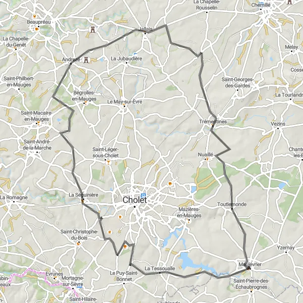 Miniature de la carte de l'inspiration cycliste "Tour à vélo à travers les villages de l'Ouest" dans la Pays de la Loire, France. Générée par le planificateur d'itinéraire cycliste Tarmacs.app