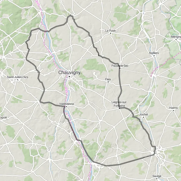 Miniature de la carte de l'inspiration cycliste "Tour panoramique de Lussac-les-Châteaux" dans la Poitou-Charentes, France. Générée par le planificateur d'itinéraire cycliste Tarmacs.app