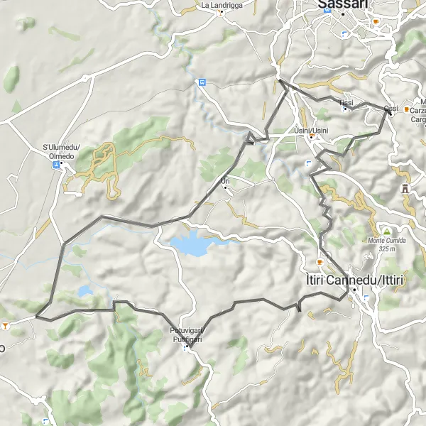 Miniatura della mappa di ispirazione al ciclismo "Giro in bicicletta Ossi - Ìtiri Cannedu - Potuvigari - Uri - Tissi - Monte Colombari" nella regione di Sardegna, Italy. Generata da Tarmacs.app, pianificatore di rotte ciclistiche