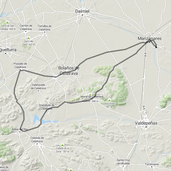 Miniatura mapy "Szlak z przewyższeniem przez Moral de Calatrava, Granátula de Calatrava, Aldea del Rey, Pozuelo de Calatrava, Almagro i Manzanares" - trasy rowerowej w Castilla-La Mancha, Spain. Wygenerowane przez planer tras rowerowych Tarmacs.app